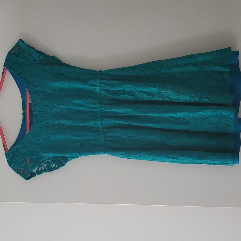 Mid-length junior dress size small